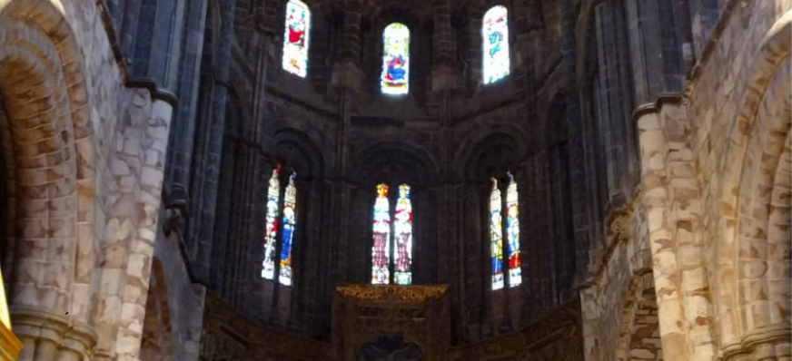 piedras sangrante en roca arcos Catedral Ávila